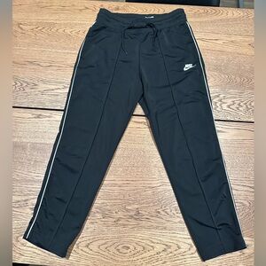 Nike cropped ankle pants